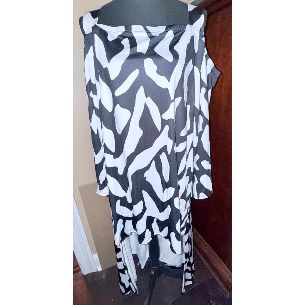 Ashley Stewart Hi-Low Womens 18/20 Black White NWOT Cold Shoulder ZigZag